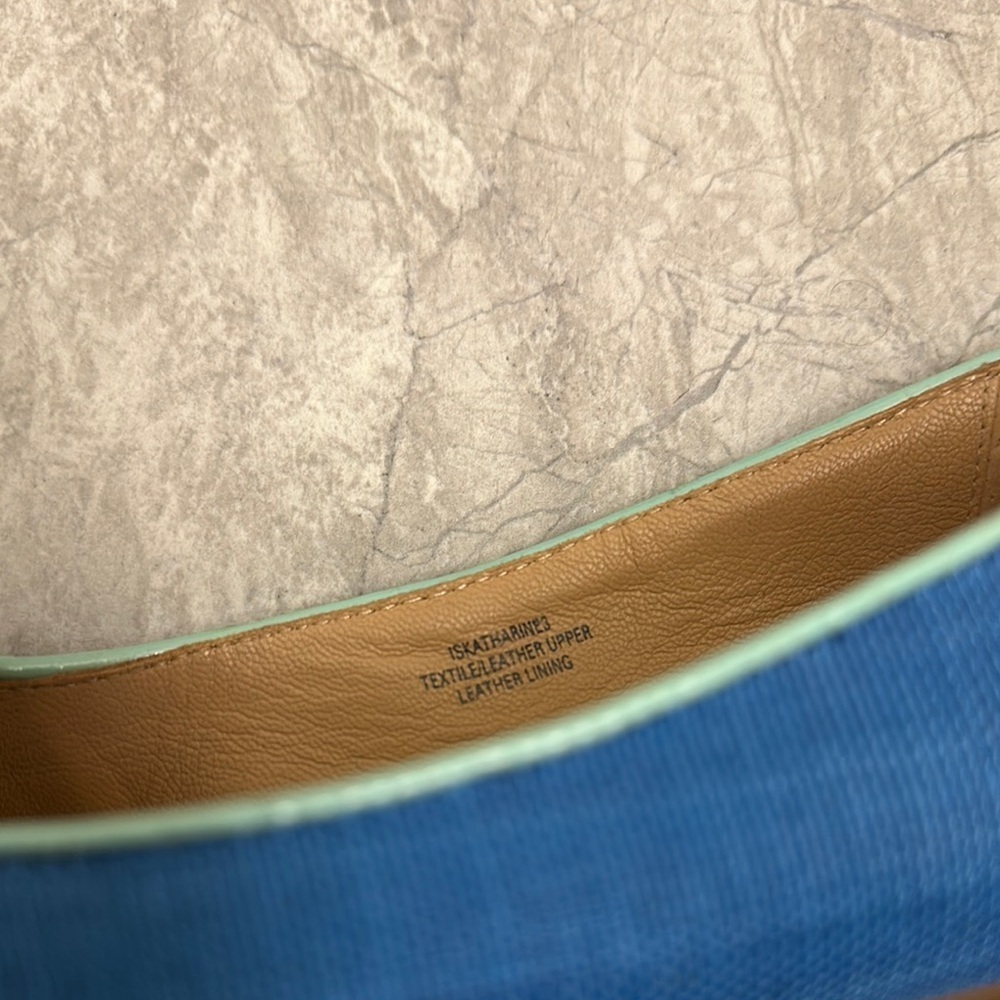 Isaac Mizrahi ISKATHRINE3 Blue Flats with Decorative Bow - Picture 6 of 8